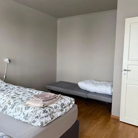 Romslig Midt I Sentrum - Komfort Med Kvalitetsenger Og Dyner برغن