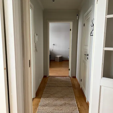 Romslig Midt I Sentrum - Komfort Med Kvalitetsenger Og Dyner Μπέργκεν