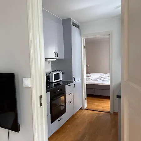 شقة Romslig Midt I Sentrum - Komfort Med Kvalitetsenger Og Dyner *