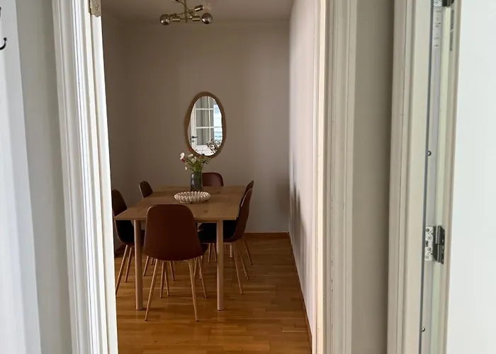 Romslig Midt I Sentrum - Komfort Med Kvalitetsenger Og Dyner شقة *