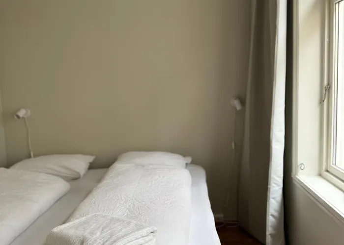 Romslig Midt I Sentrum - Komfort Med Kvalitetsenger Og Dyner شقة *