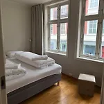 Romslig Midt I Sentrum - Komfort Med Kvalitetsenger Og Dyner Leilighet